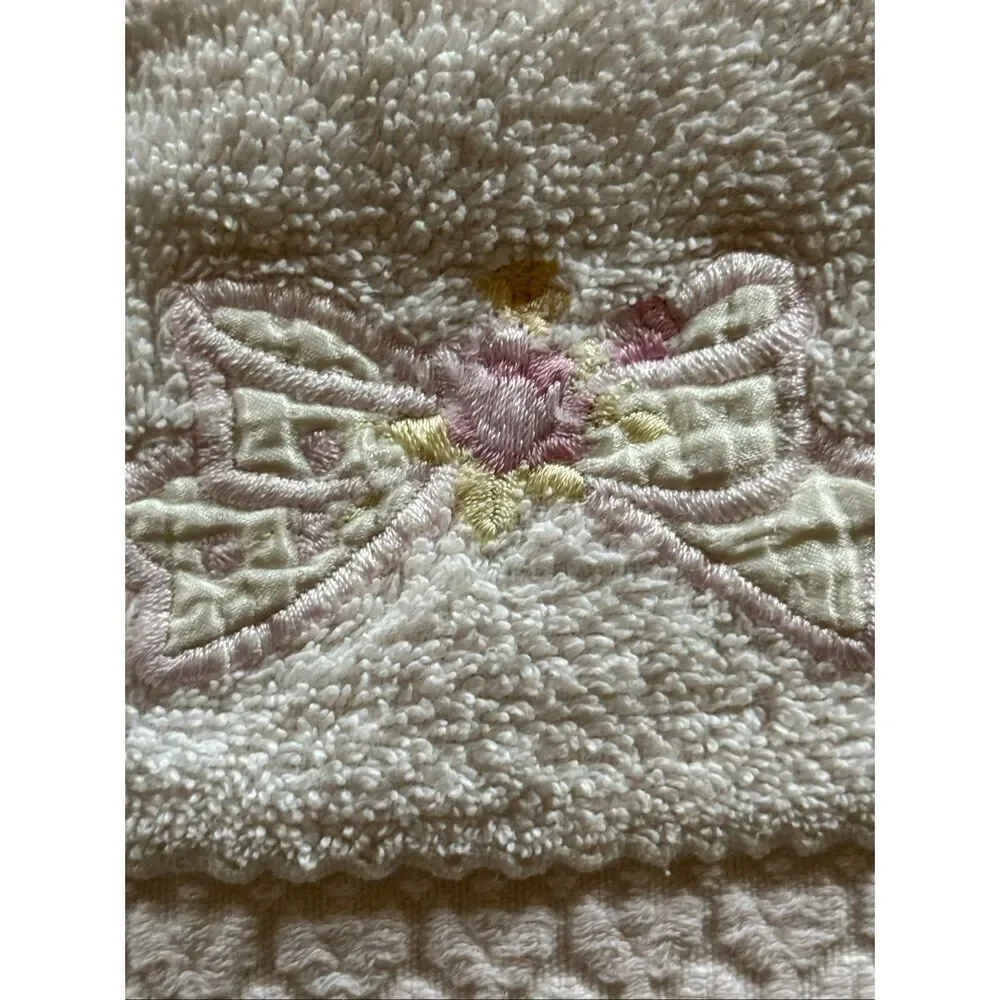 cotton vintage 90s bath & hand towel bathroom embroidered floral basket soft pin